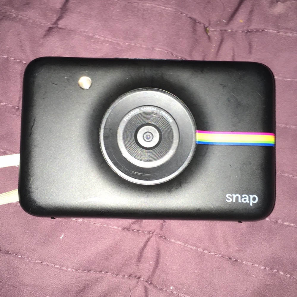 Polaroid snap (black)